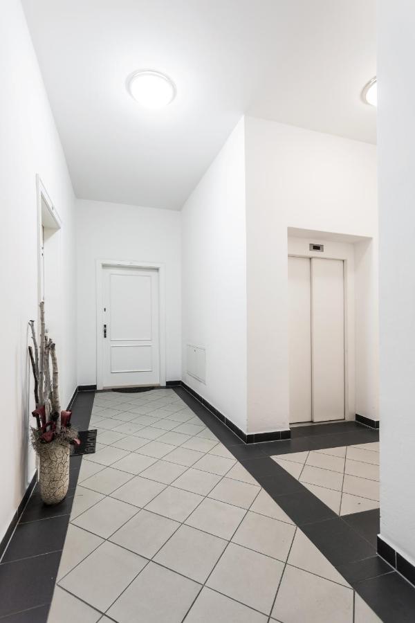Apartma Linda 1880 KLV Exterior foto